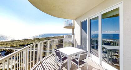 Beautiful Oceanfront Getaway w/Shared Pool, Central AC, Elevator, & W/D