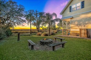 Terrace/patio - Inviting waterfront cottage with balcony, firepit, marsh views, & washer/dryer (Fernandina Beach)