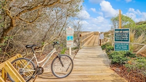 Property grounds - Updated, ground-floor condo in Amelia Island Plantation with patio & pool access (Fernandina Beach)