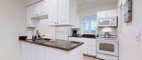 ثلاجة، ميكروويف، فرن، موقد طهي مسطح