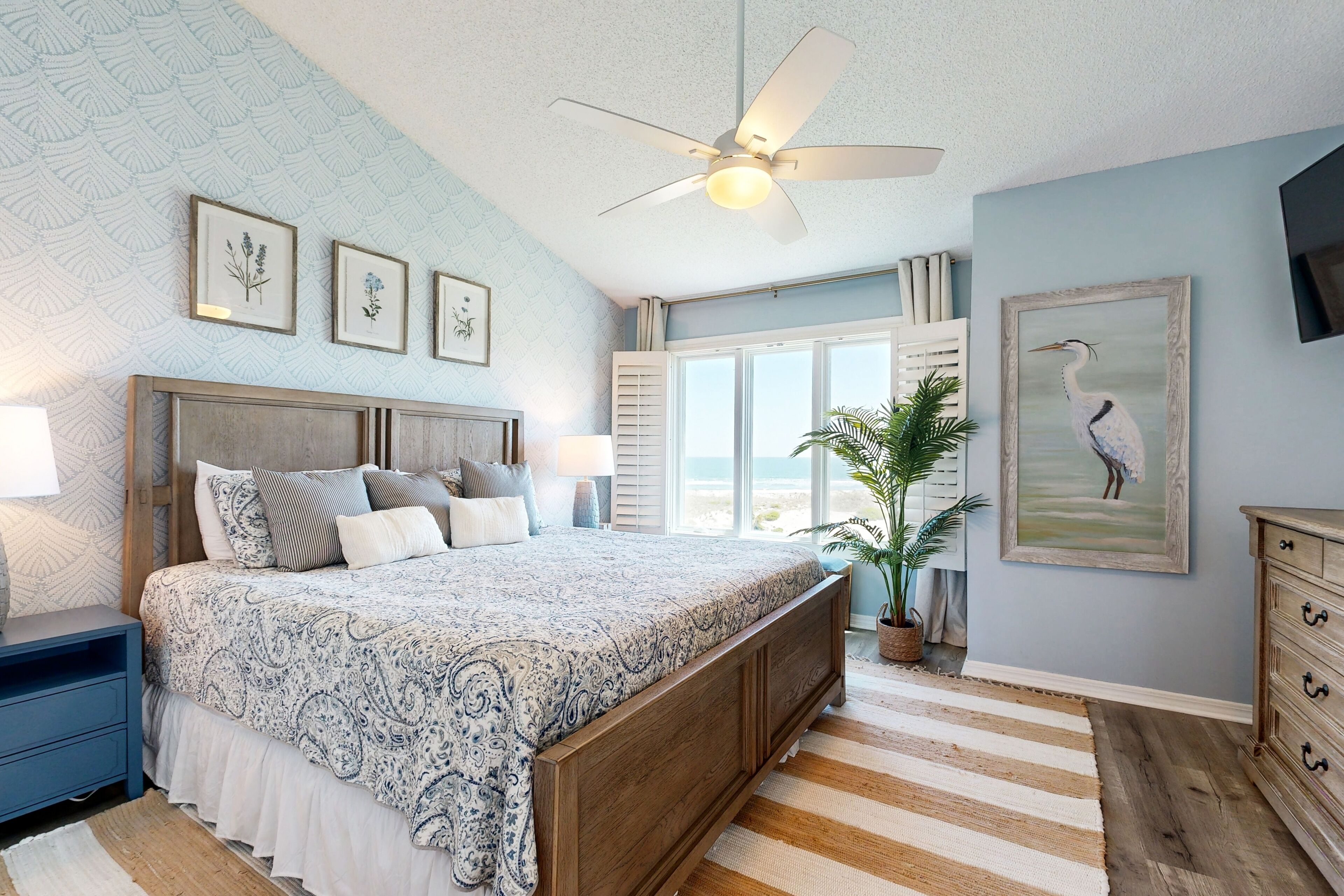 3 chambres, fer et planche à repasser, accès au Wi-Fi (inclus)