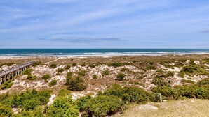 På stranden