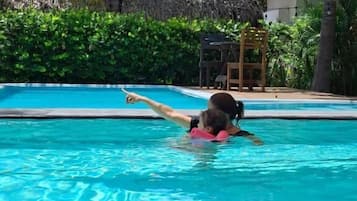 2 udendørs pools