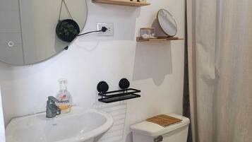 Towels, soap, shampoo, toilet paper