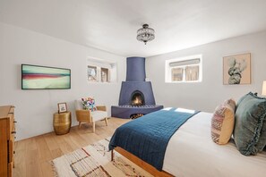 3 Schlafzimmer, Schreibtisch, Bügeleisen/Bügelbrett, WLAN