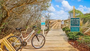 Property grounds - Dog-friendly Beachwood home in Omni Plantation with pool & beach access (Fernandina Beach)
