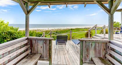 Renovated, dog-friendly condo near beach with balcony, pool & tennis