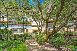 Exterior - Renovated, dog-friendly condo near beach with balcony, pool & tennis (Fernandina Beach)