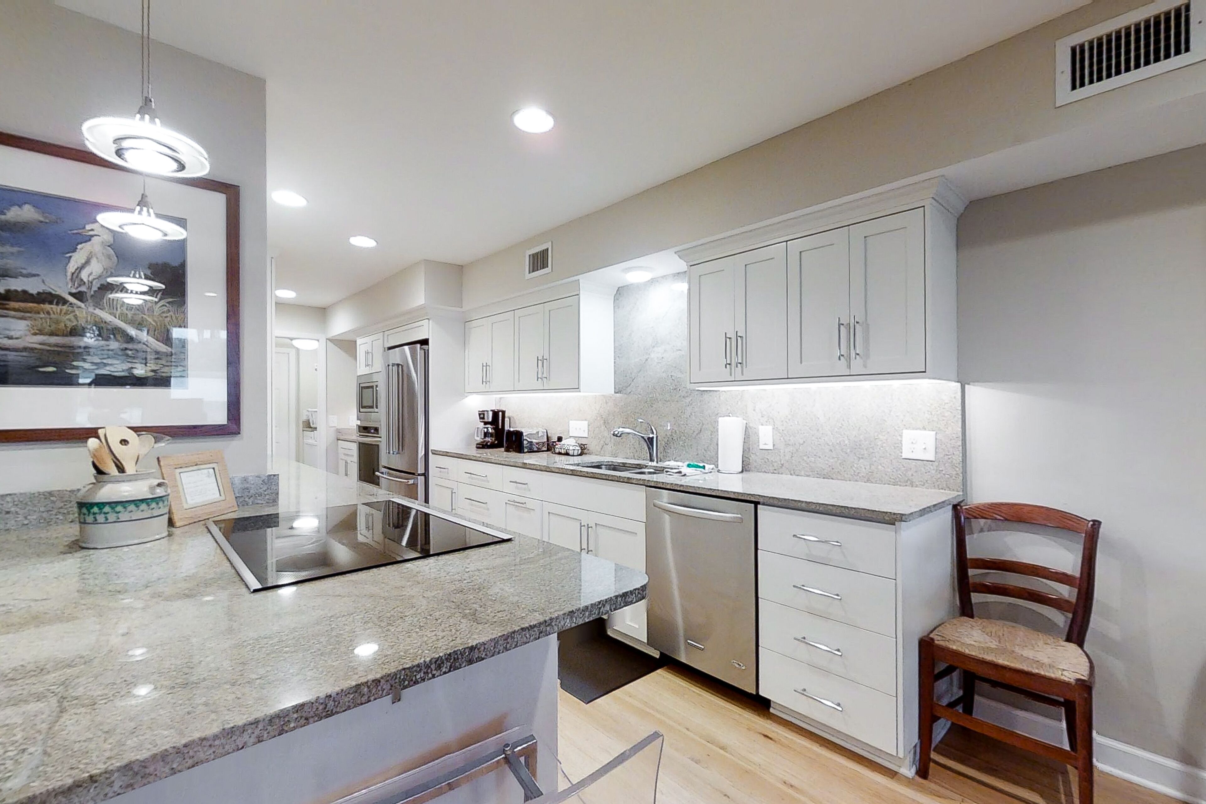 Refrigerador, microondas, horno, placa de cocina