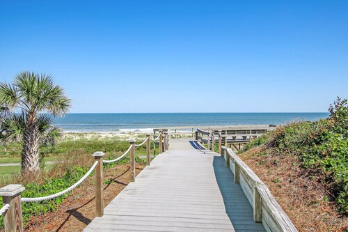 Lagoon Villa Home w/Private Patio, Serene Views, Great Location, & A/C - Dog OK