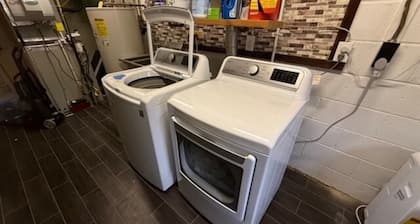 Cozy bed & breakfast in delightful Fairfax with AC