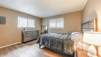 2 bedrooms, WiFi, bed sheets, wheelchair access