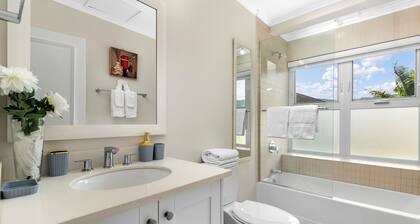 3rd Floor Condo wMountain Views