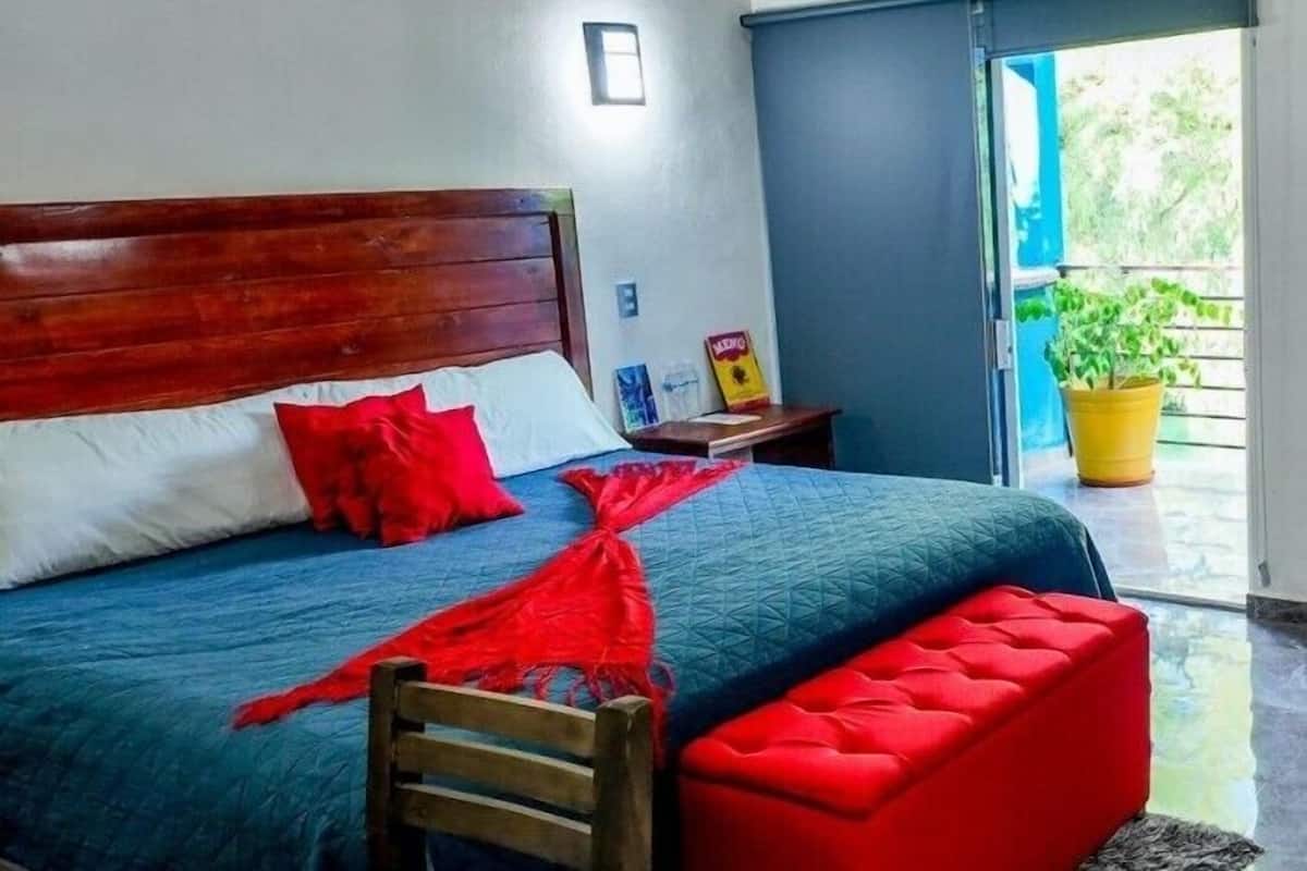 Eenvoudige kamer, uitzicht op rivier | Een bureau, gratis wifi