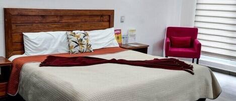 Free minibar, desk, free WiFi, bed sheets