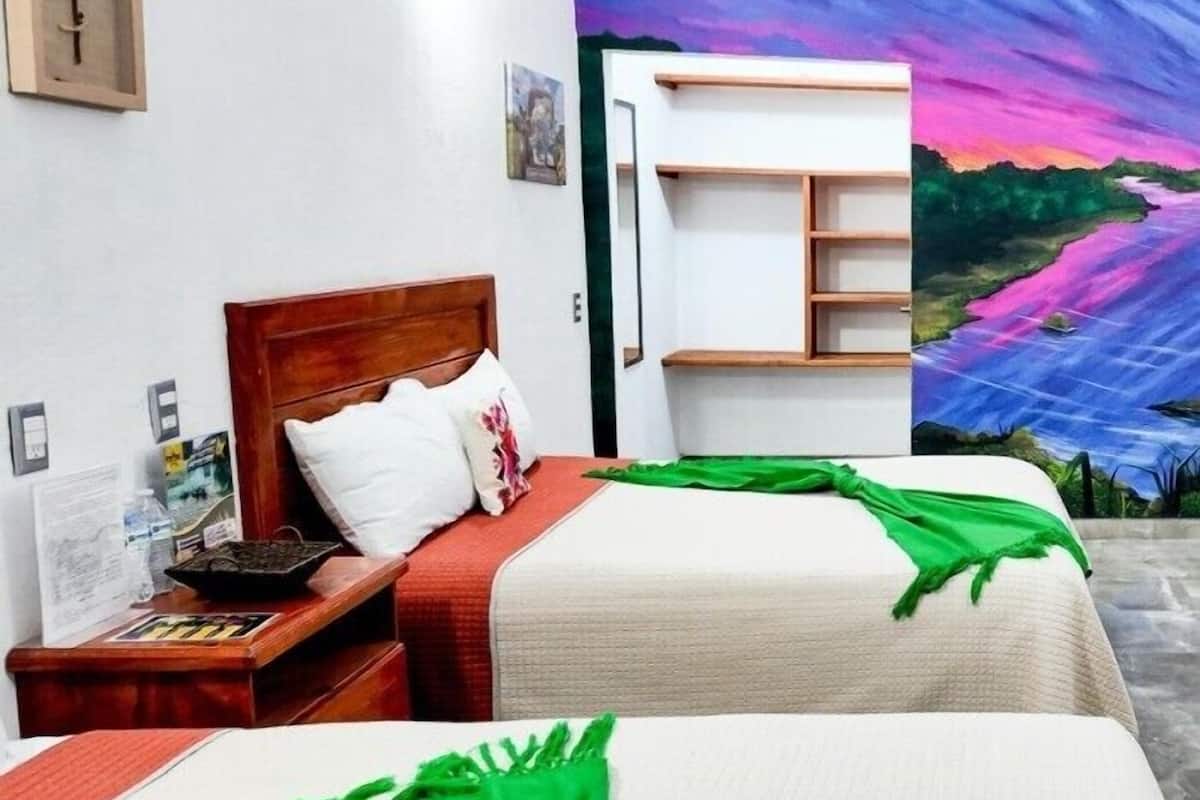 Familie tweepersoonskamer | Een bureau, gratis wifi