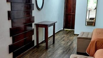 Familien-Doppelzimmer, Balkon, Flussblick