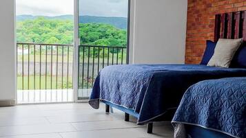 Classic Suite | Minibar, desk, free WiFi, bed sheets