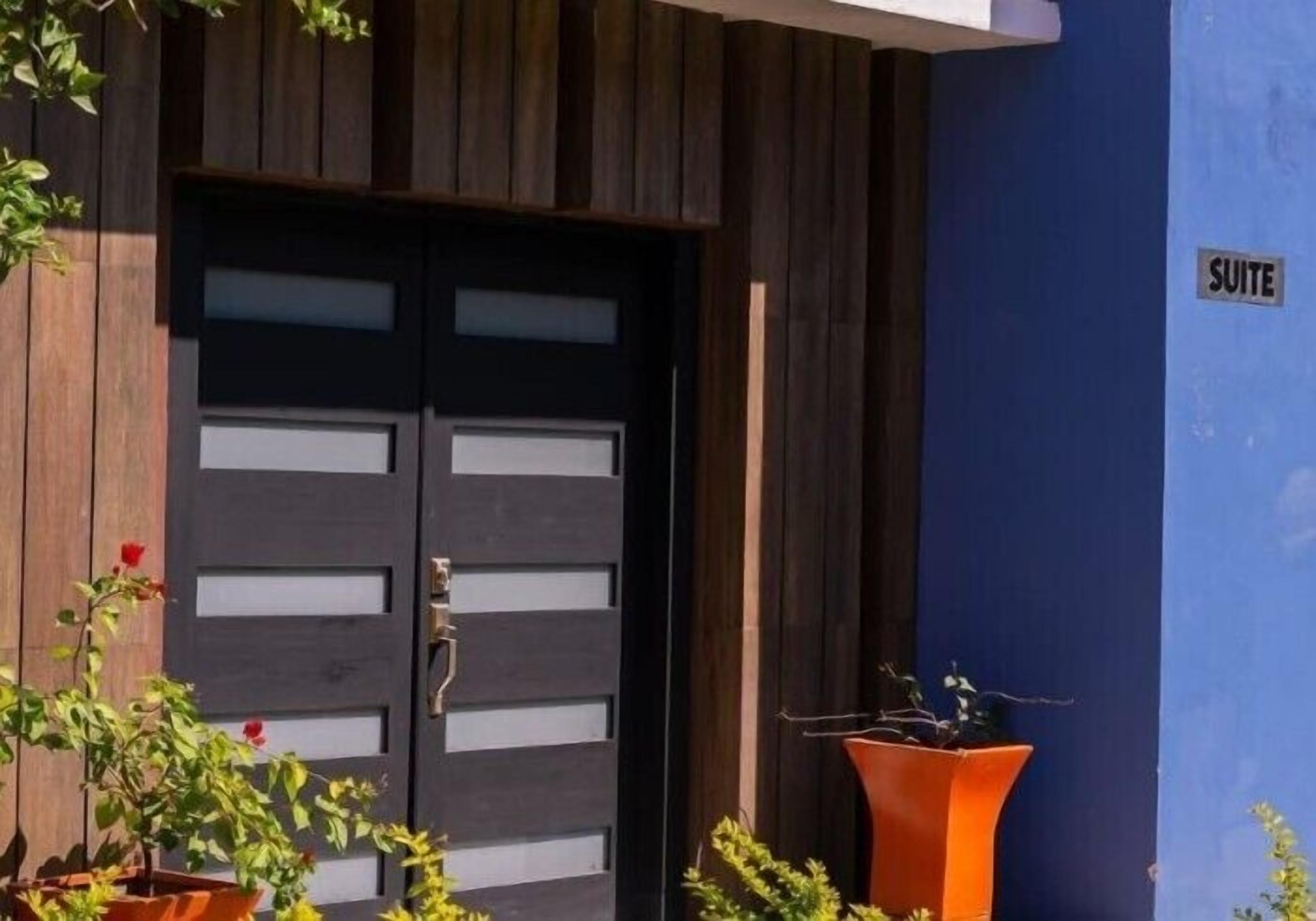 Deluxe Suite, River View | Free minibar, desk, free WiFi, bed sheets