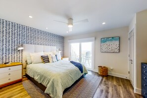 3 bedrooms, iron/ironing board, free WiFi, bed sheets - Oceanfront townhouse with ocean views, central AC, WiFi, & outdoor pool (Fernandina Beach)