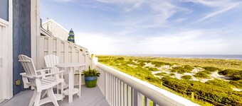 Oceanfront townhouse with ocean views, central AC, WiFi, & outdoor pool