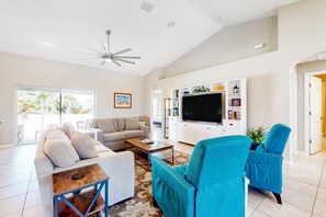 Fernseher, Bücher, Stereoanlage