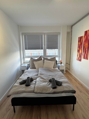 Central, bright 2-room apartment with modern flair