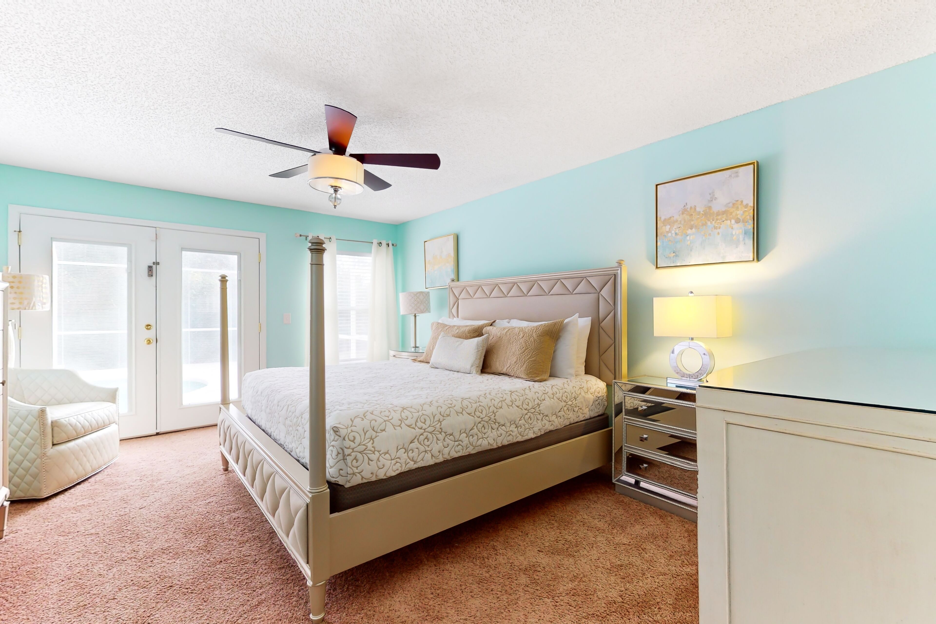 4 bedrooms, desk, free WiFi, bed sheets