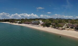 Beach - Nazrat Residence (Langkawi)
