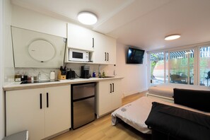 1 غرفة نوم وخدمة الإنترنت وملاءات أسرّة