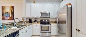 Immaculate Townhome in Upscale Community w/ Pool & Balcony - Near Beach