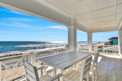 Brand new oceanfront home with private hot tub,outdoor shower and grill