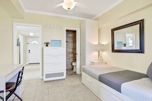 2 Schlafzimmer, Schreibtisch, Bügeleisen/Bügelbrett, kostenloses WLAN