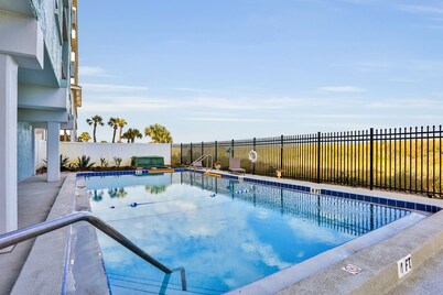 Oceanfront condo with pool, amazing view, balcony & beach access