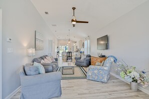 Fernseher, DVD-Player, Videothek