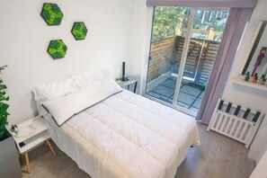 2 bedrooms, WiFi, bed sheets