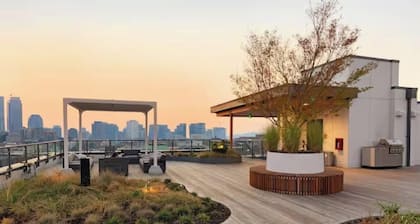 SOLIS Capitol Hill - Stunning Condo Near it All!