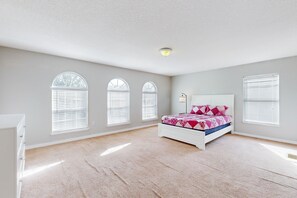 5 Schlafzimmer, Bügeleisen/Bügelbrett, Internetzugang, Bettwäsche