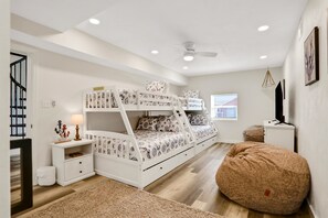 4 chambres, fer et planche à repasser, Wi-Fi gratuit, draps fournis