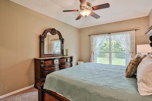 3 bedrooms, desk, iron/ironing board, free WiFi