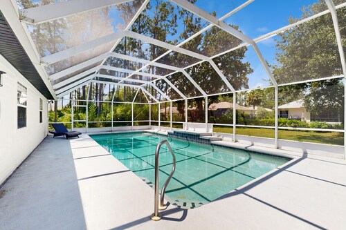 Home near the beach with private pool, inviting patio, streaming & AC