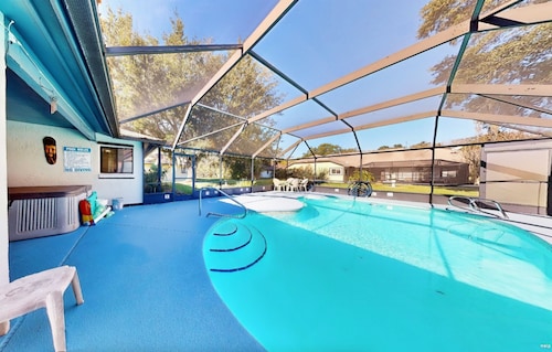 Coastal home near beach with private outdoor pool, washer/dryer, AC, & WiFi