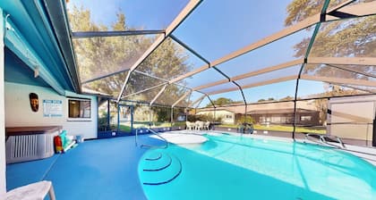 Coastal home near beach with private outdoor pool, washer/dryer, AC, & WiFi