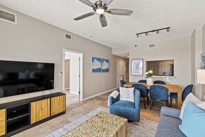 Smart TV, books - Oceanfront condo with large patio, direct water access, pool, central AC, & W/D (Palm Coast)