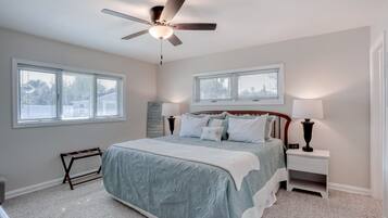 3 bedrooms, desk, iron/ironing board, free WiFi