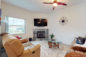 Smart-TV, DVD-Player, Bücher