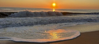 Fabulous oceanfront find in Flagler Beach w/shared pool, WiFi, central AC, W/D