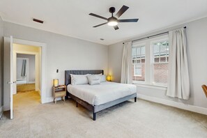 3 chambres, bureau, fer et planche à repasser, Wi-Fi gratuit