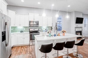 Fridge, microwave, oven, stovetop - Updated, dog-friendly gem w/fenced yard, foosball & pool tables, WiFi, fireplace (St. Augustine)