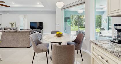 Spacious house with private covered patio, work station, full kitchen and grill